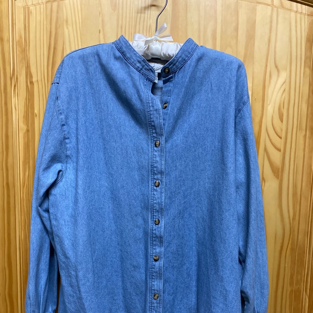 Long-sleeved denim shirt with madarin collar